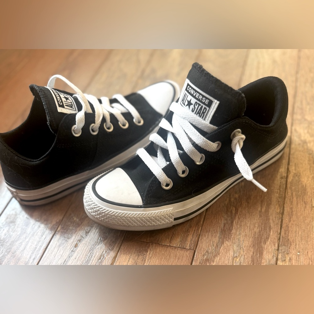 Kids’ Chuck Taylor All 🌟Madison Low Too Sneaker!